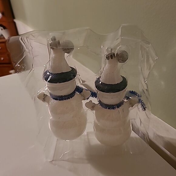 Set of Two Glittery Snowmen - Picture 6 of 6